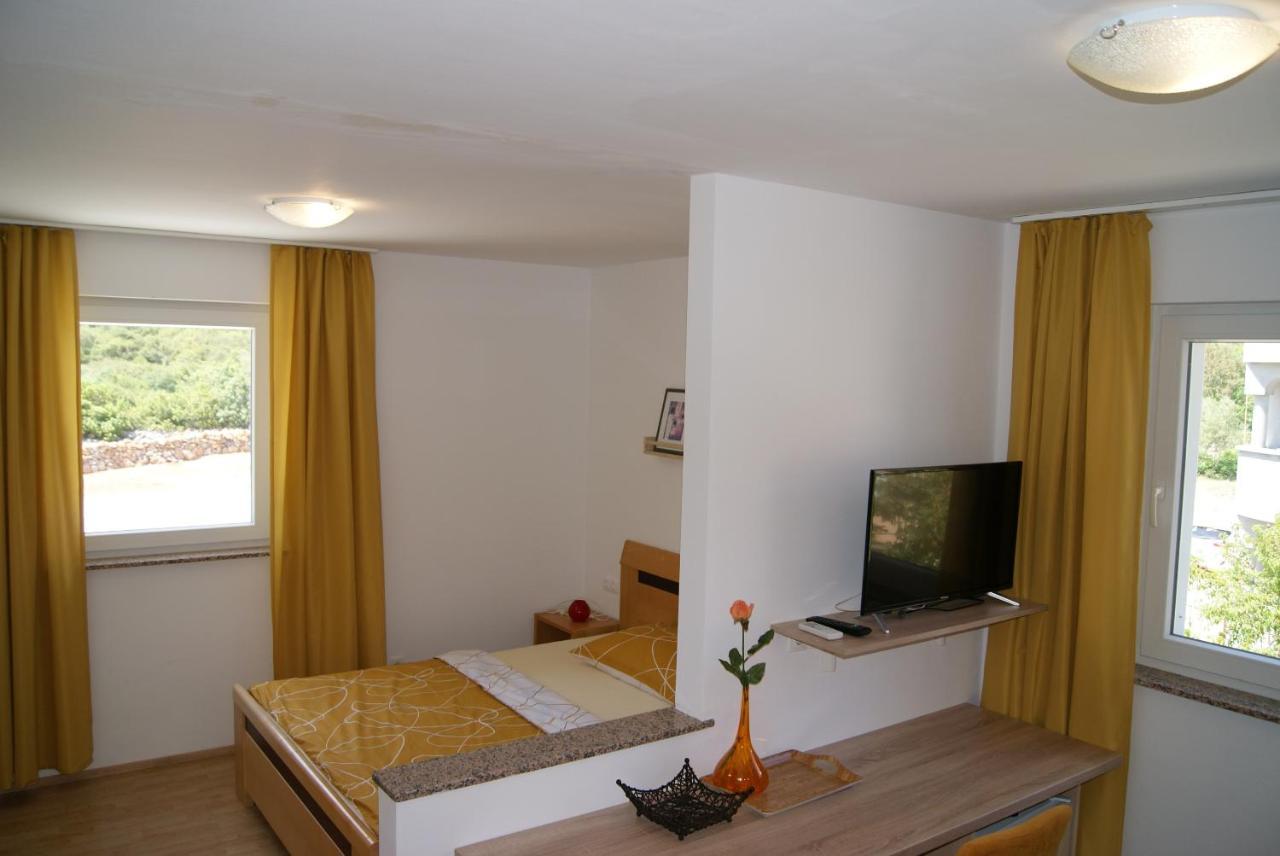 Rooms Magdalena Krk Krk Town Exterior photo