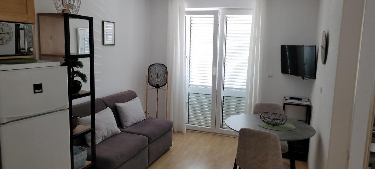 Rooms Magdalena Krk Krk Town Exterior photo